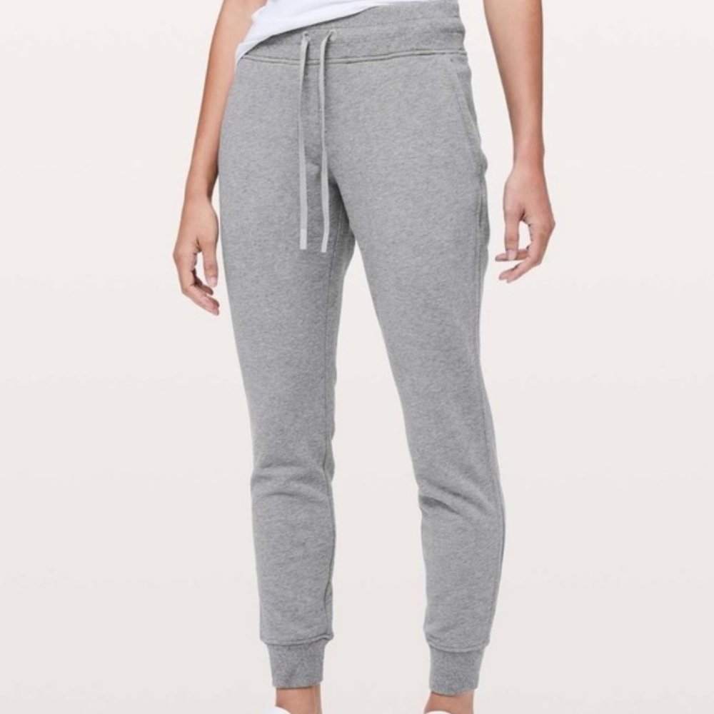 Lululemon Warm Down Joggers 6 EUC
